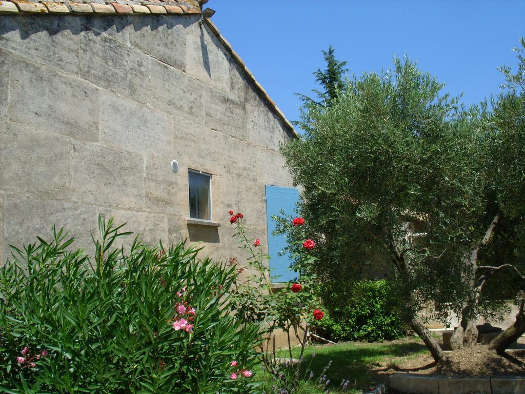 Mas des collines Bed and Breakfast Fontvieille Exterior foto